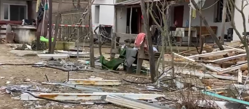 Proprietarul casei care a sărit în aer în Dolj anunțase de doi ani că sunt scăpări de gaze. După tragedie, în zonă se fac măsurători