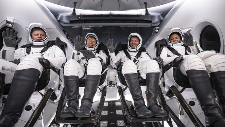 astronauti pregatiti sa decoleze spre iss