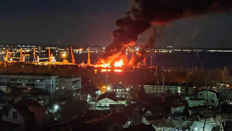 explozii in portul feodosia din crimeea