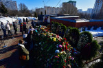 Ruși la mormântul lui Navalnîi (2)