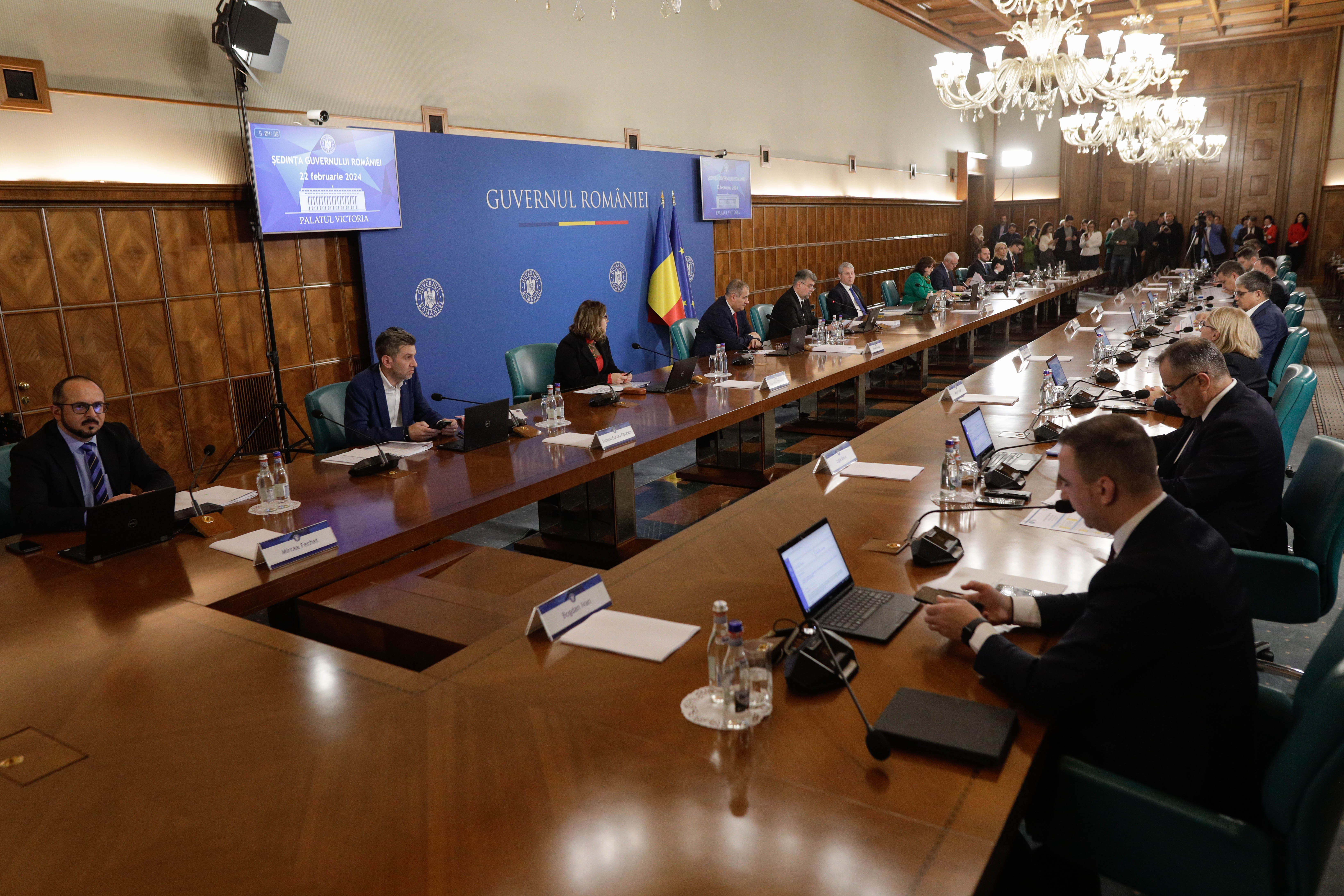 Digi Economic: O nouă „Ordonanță trenuleț”. Subiectele principale: majorarea salariilor la stat și a sumelor pentru primării