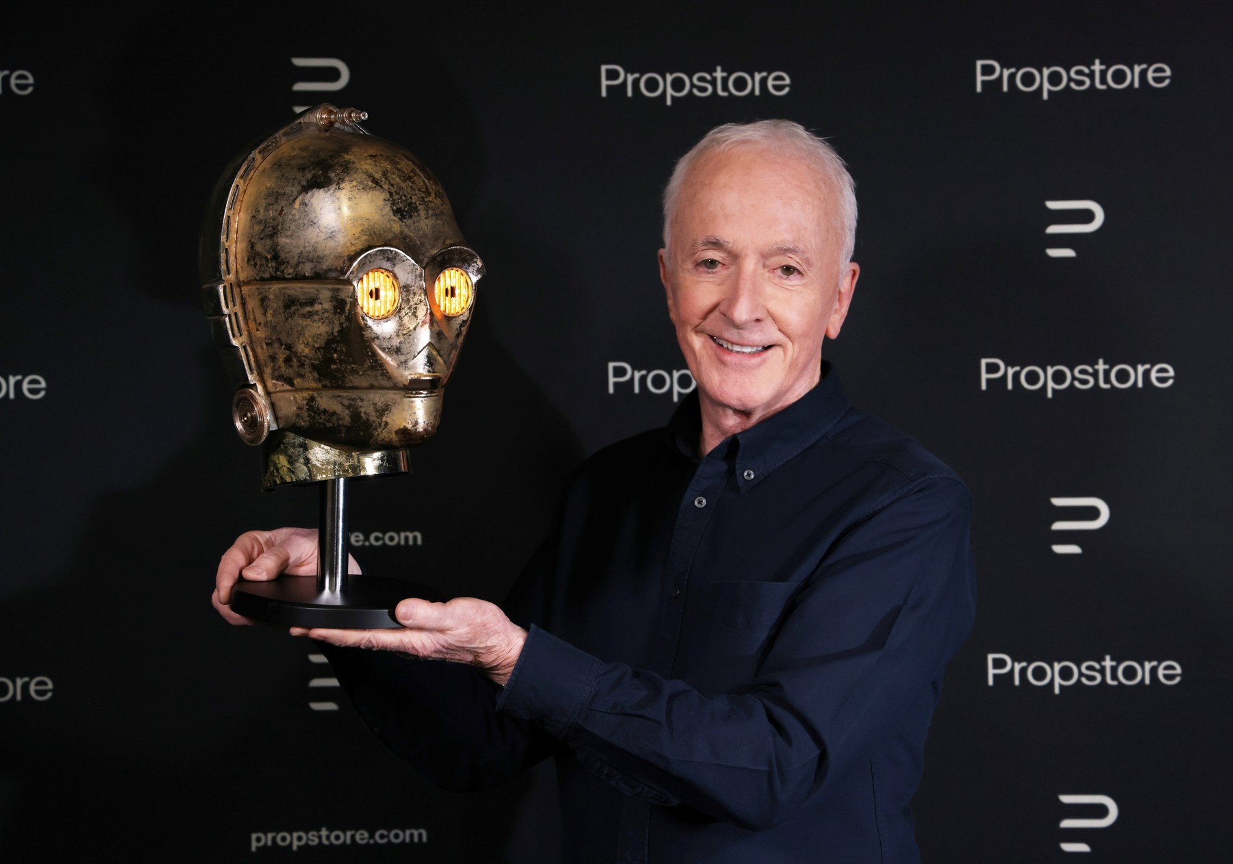 Capul personajului C-3PO din „Războiul Stelelor” a fost vândut cu 843.750 de dolari la o licitație în SUA
