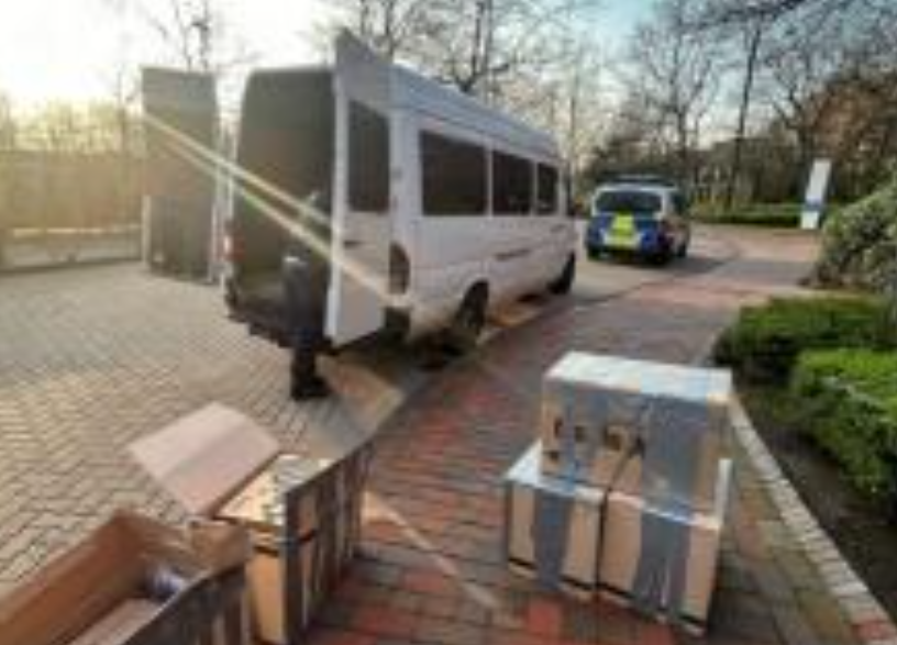 Pățania unui șofer român oprit de polițiști în Germania. Când au văzut ce transporta, s-a prefăcut brusc că nu mai înțelege limba