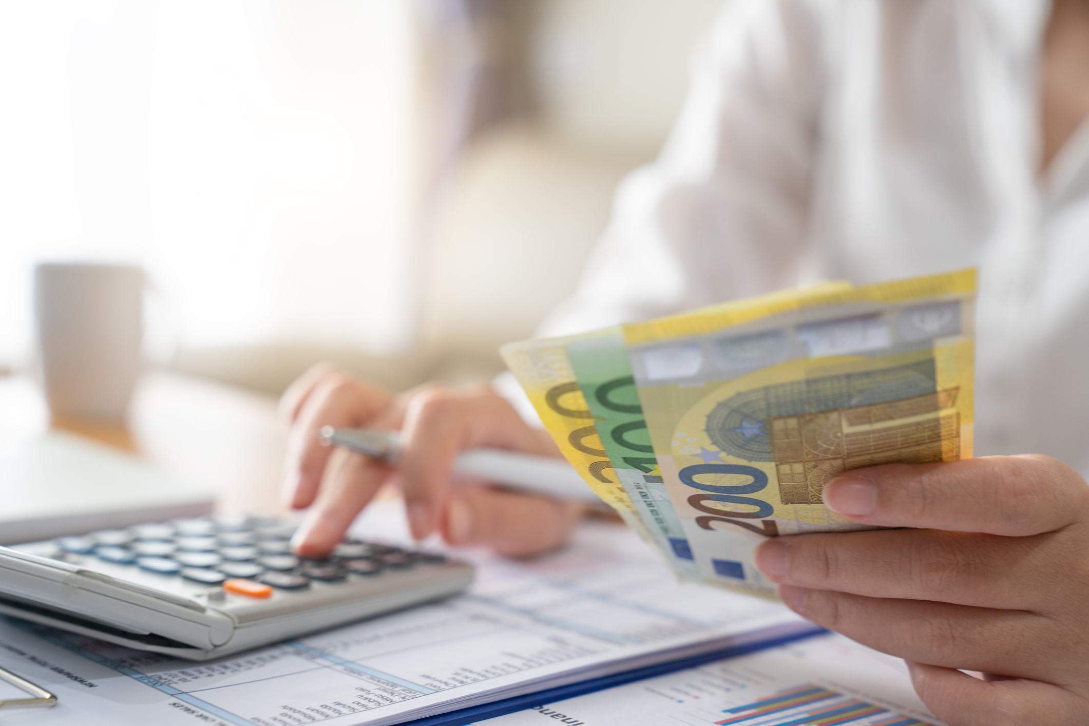 O contabilă din Bistrița-Năsăud ar fi furat 200.000 de lei de la firma la care lucra, sub forma unor obligații de plată fictive