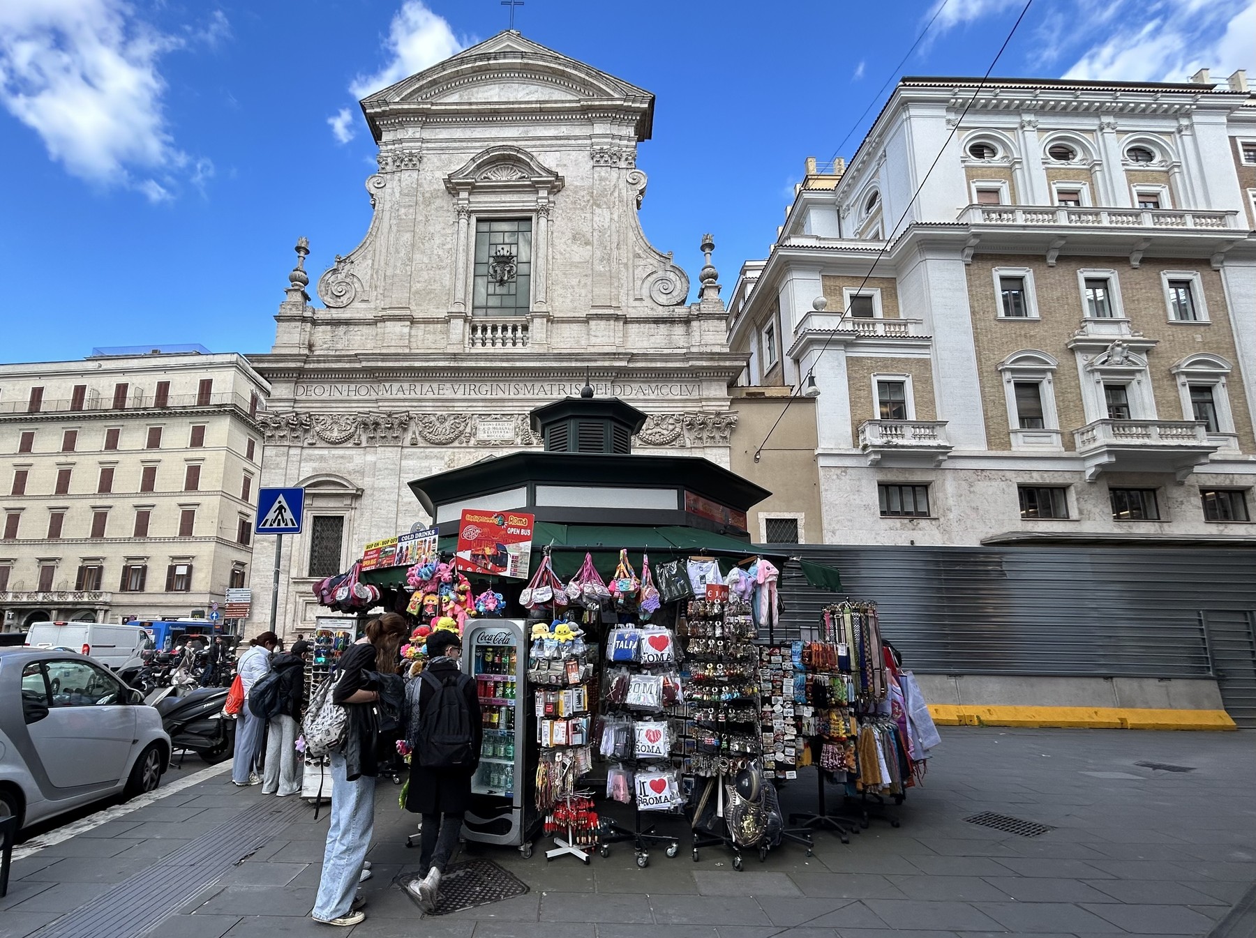 Italienii regretă dispariția emblematicelor chioșcuri de ziare. Multe se închid sau se transformă în magazine de suveniruri