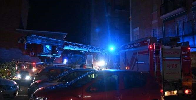 Tragedie în Italia. O româncă de 32 de ani și cei trei copii ai săi au murit într-un incendiu la Bologna