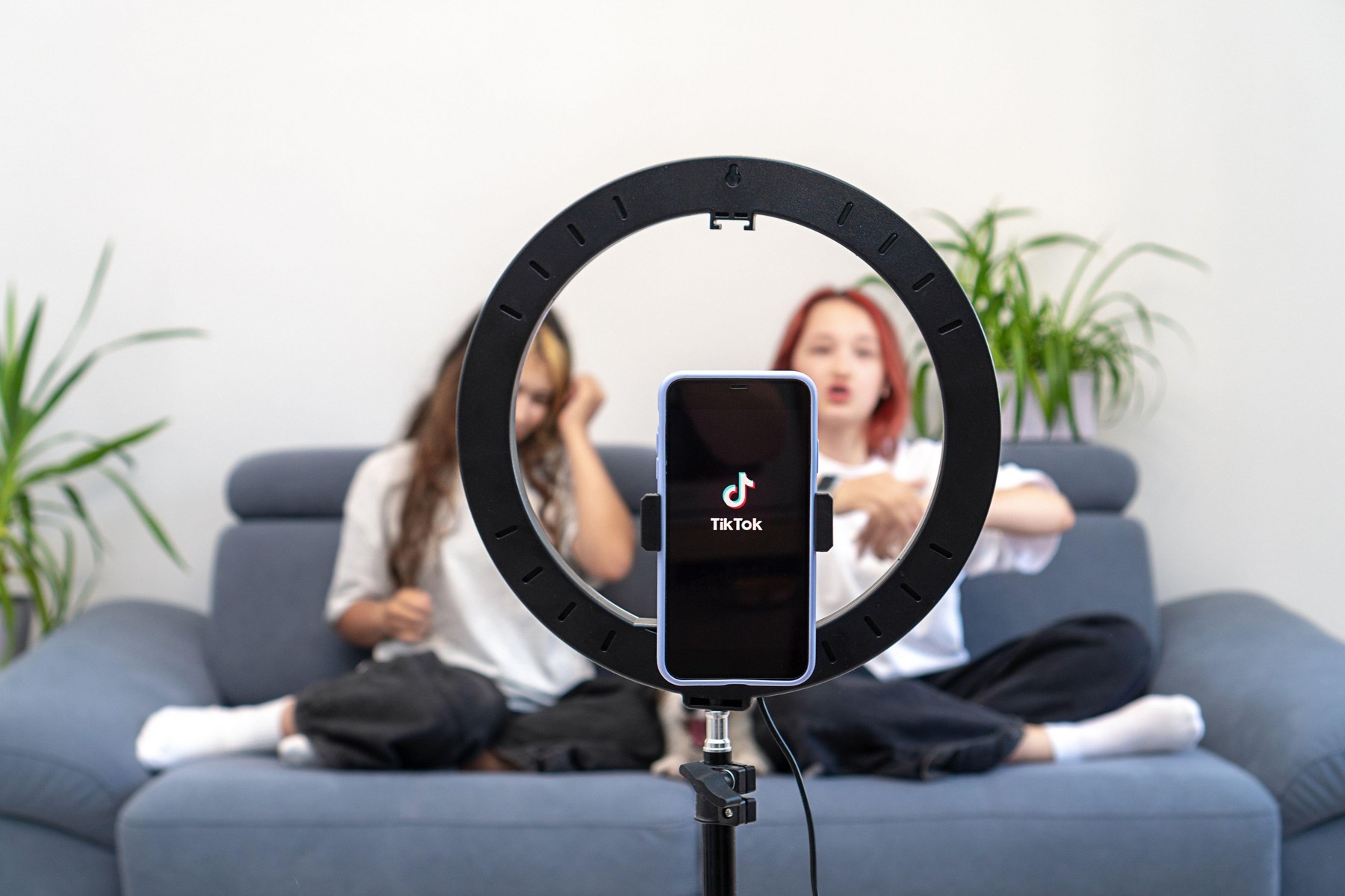 Lovitură după lovitură pentru TikTok: Italia a amendat platforma cu 10 milioane de euro pentru că nu-i protejează pe adolescenți