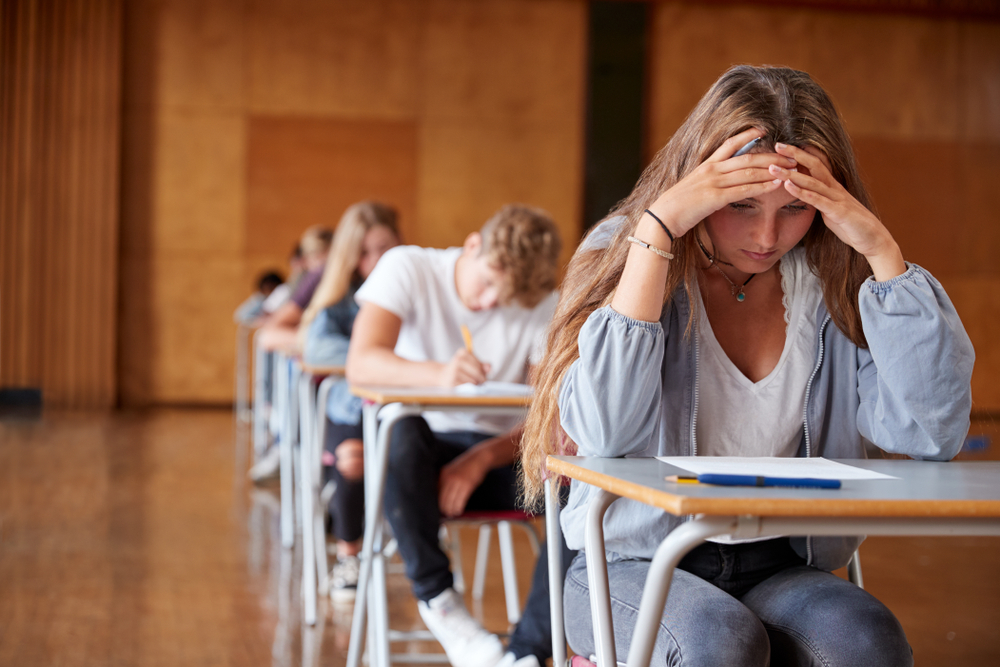 Reguli la Bac 2024. Obiecte interzise în sala de examen și sancțiunile care îi așteaptă pe elevi
