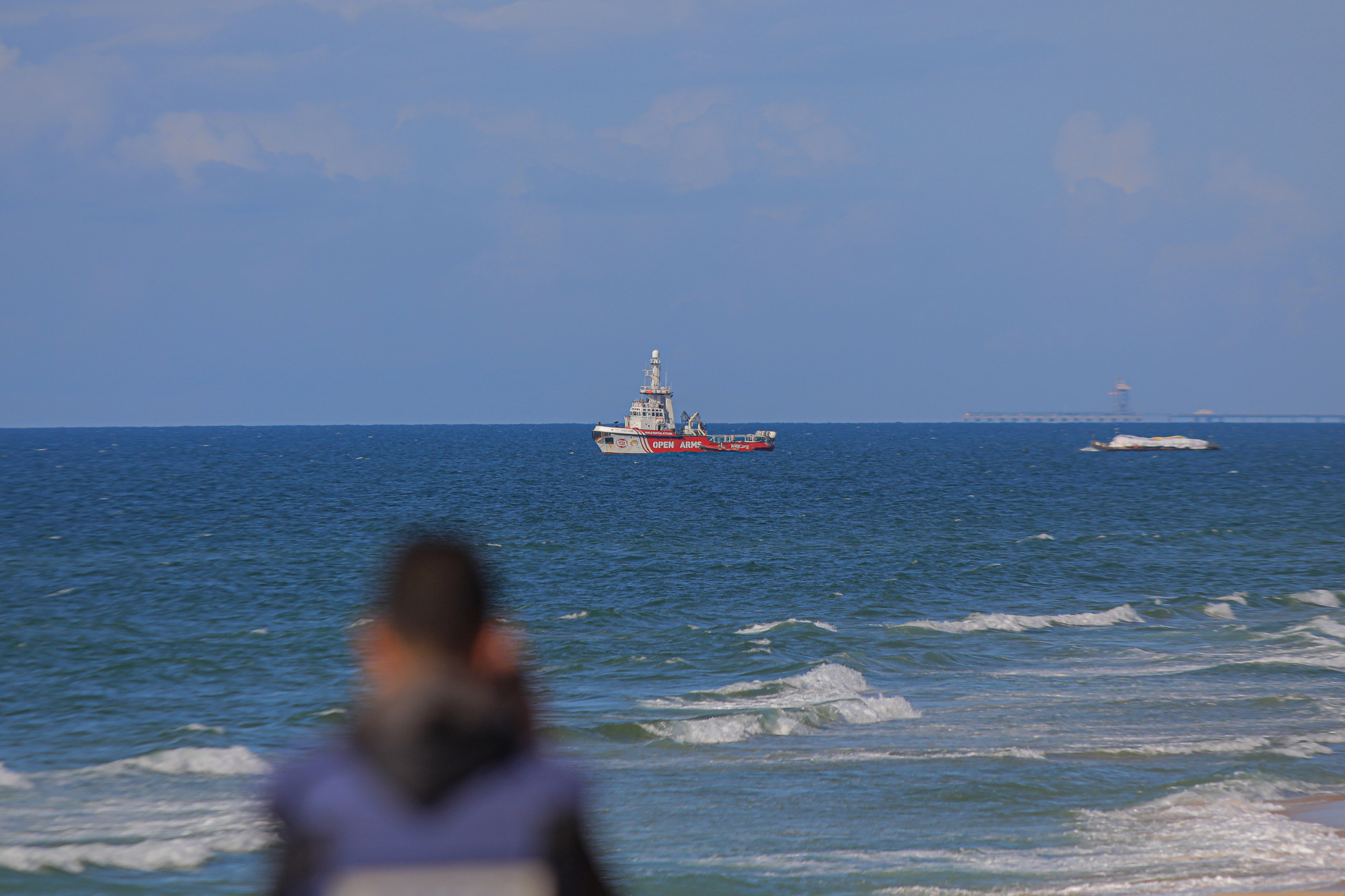 Primele ajutoare pentru Gaza venite de pe mare: O navă cu 200 de tone de alimente a descărcat cu succes proviziile la țărm