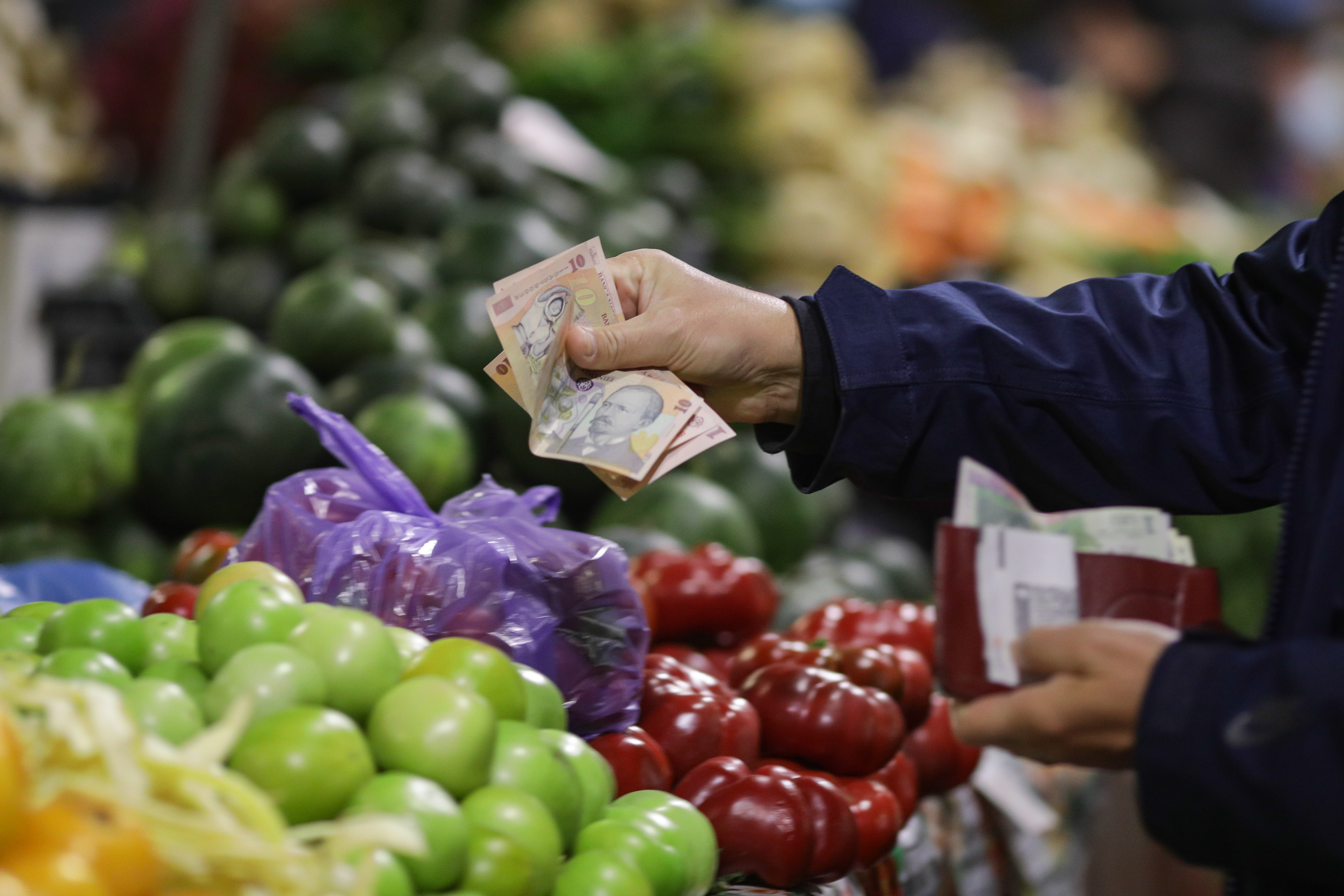 Sondaj: Aproape trei sferturi dintre români preferă produse românești, chiar dacă acestea sunt mai scumpe
