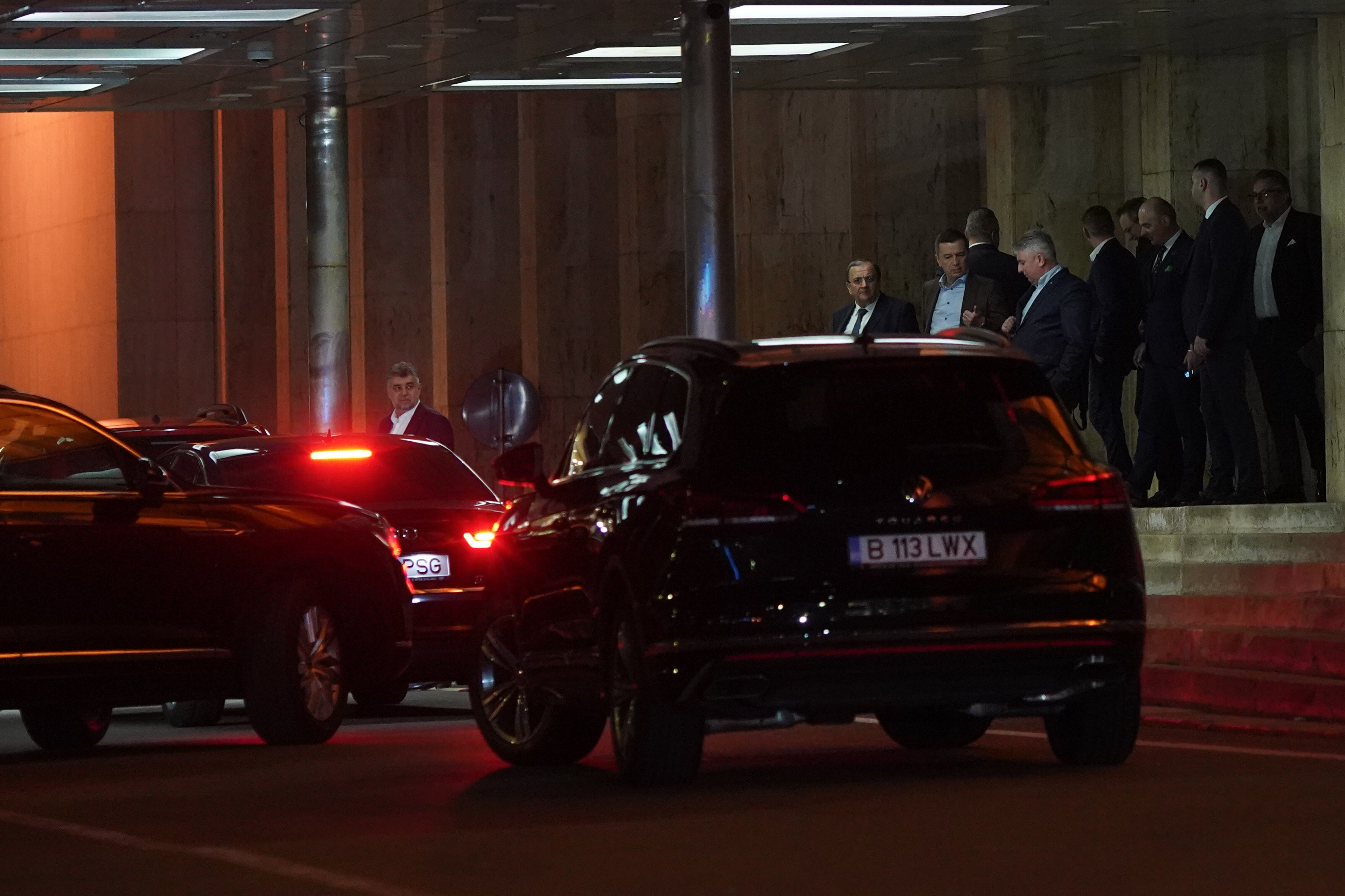 Cătălin Cîrstoiu este la Palatul Victoria, unde e prezentat în coaliţie. Surse: Ce variante se negociază pentru primăriile de sector