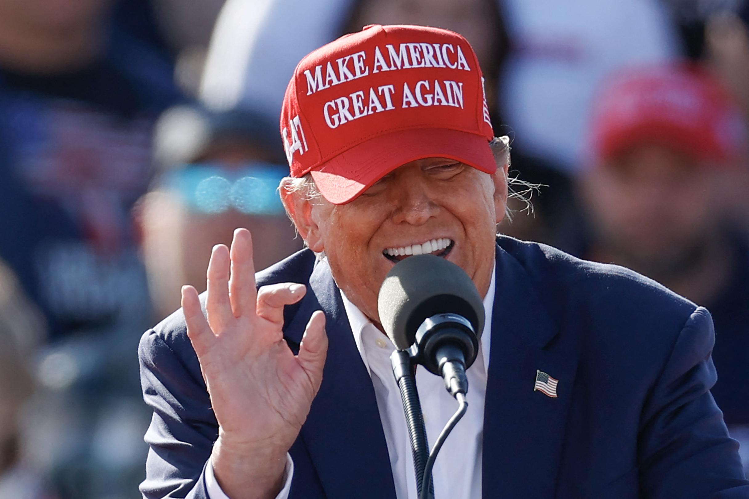 Trump spune că nu va scoate SUA din NATO dacă va ajunge președinte, dar dă un nou avertisment europenilor: „Să joace corect”
