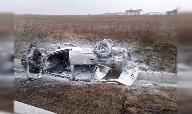 O mașină s-a făcut scrum după un accident grav, în Olt. Șoferul a ars de viu