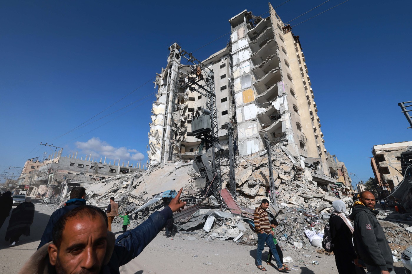 Armata israeliană a bombardat masiv Fâșia Gaza, în ajunul Ramadanului. Zeci de oameni au murit în ultimele ore