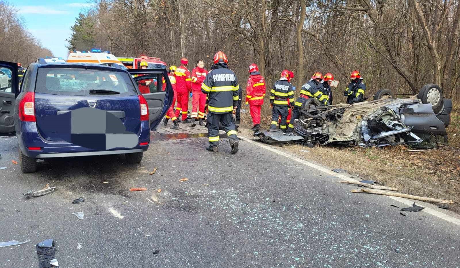 Accident grav în Ialomița. Un om a murit iar alți 5 au fost răniți, inclusiv un copil. A fost activat Planul Roșu de Intervenție
