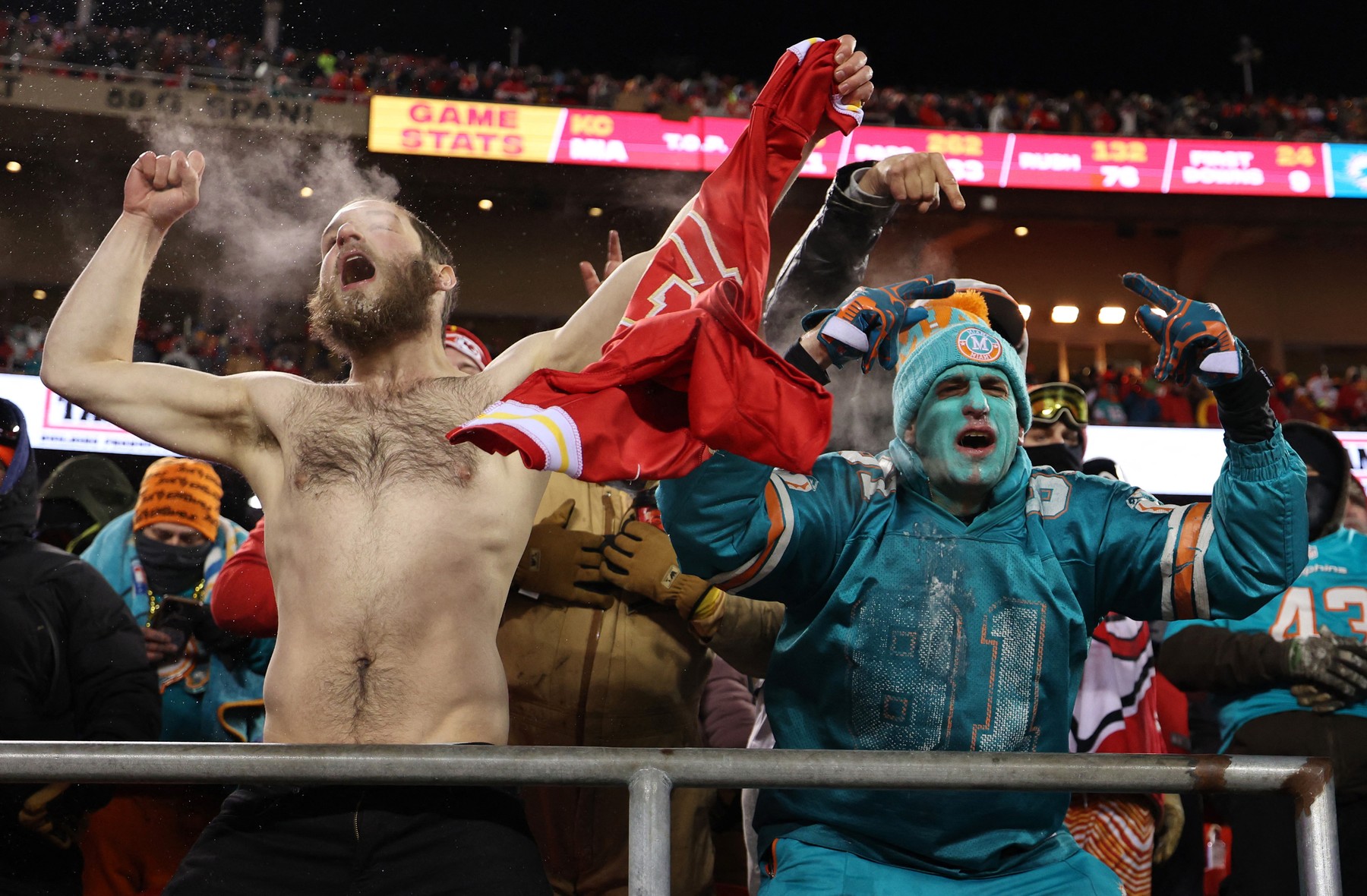 Spectatori cu degetele amputate, după ce au asistat pe un ger cumplit la un meci de fotbal american