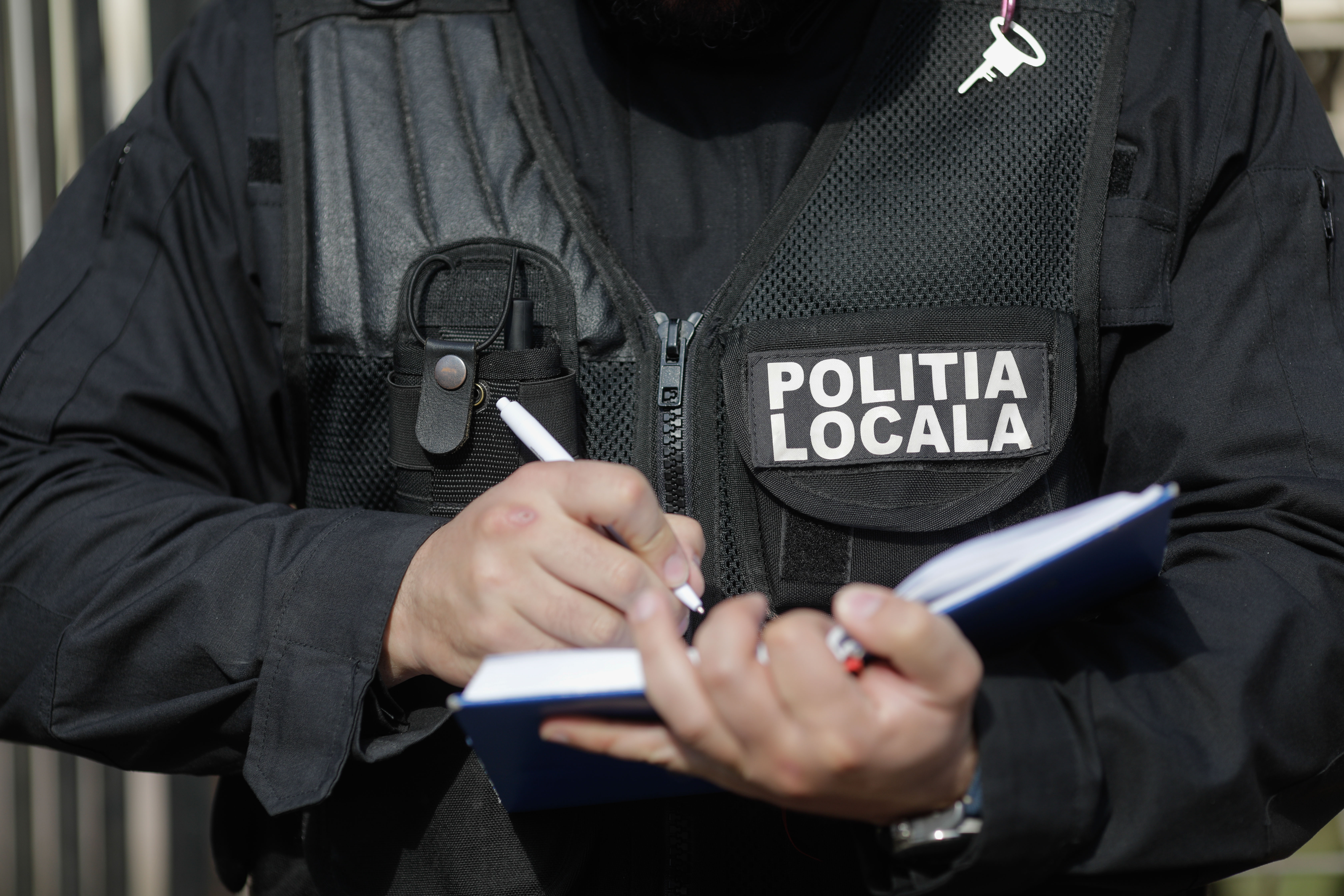Se anunță concedieri în rândul polițiștilor locali. Orașul în care mai bine de jumătate dintre agenți ar urma să plece acasă