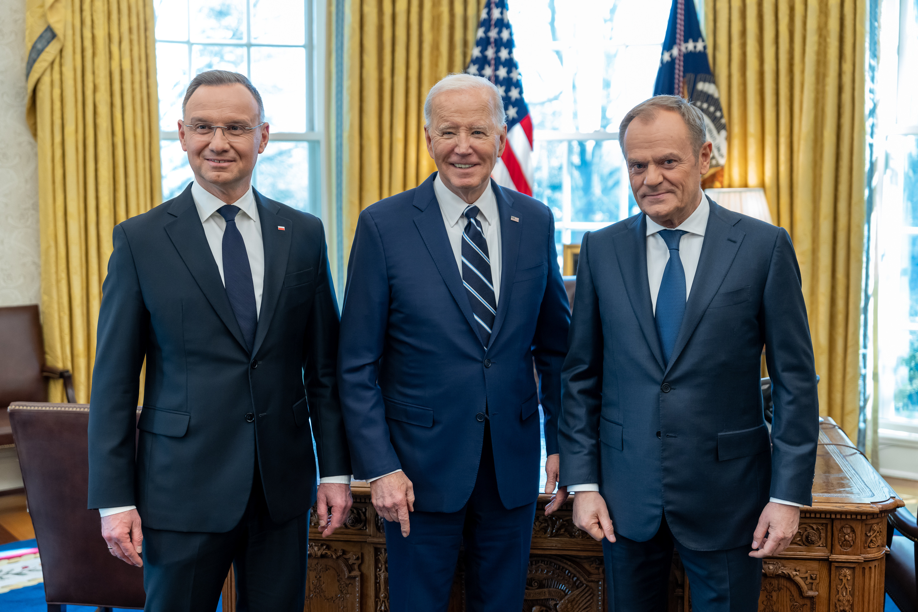 „Rusia nu se va opri la Ucraina”. Duda și Tusk, rivali înverșunați, au mers împreună în SUA pentru a susține deblocarea ajutorului