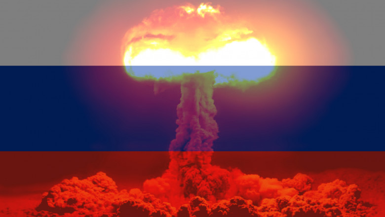 explozie nuclear steag rusia pe fundal