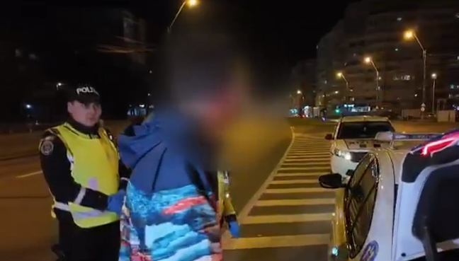 Explicație halucinantă a unui tânăr prins drogat la volan: "Stând toată ziua pe scaun, ceva trebuie să ne calmeze"