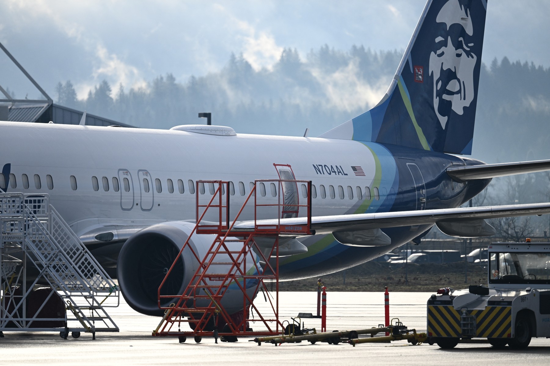 Pasagerii avionului Boeing 737 MAX 9 care a rămas fără ușă în zbor au primit scrisori de la FBI