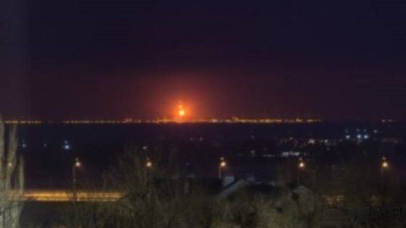 Explozii și incendiu de proporții la cea mai mare centrală termică din Rostov. Oamenii spun că au văzut drone zburând