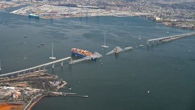Francis Scott Key Bridge collapses in Baltimore