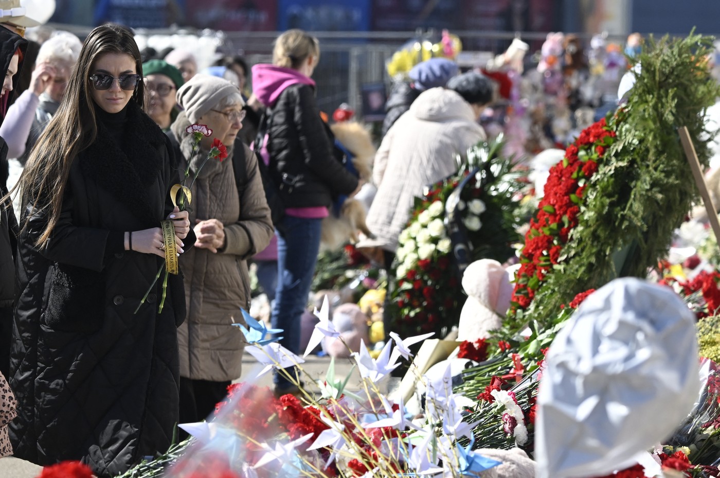 bilan-ul-atacului-terorist-de-la-moscova-a-urcat-la-143-de-mor-i-al-i-aproape-100-de-oameni-sunt-da-i-disp-ru-i