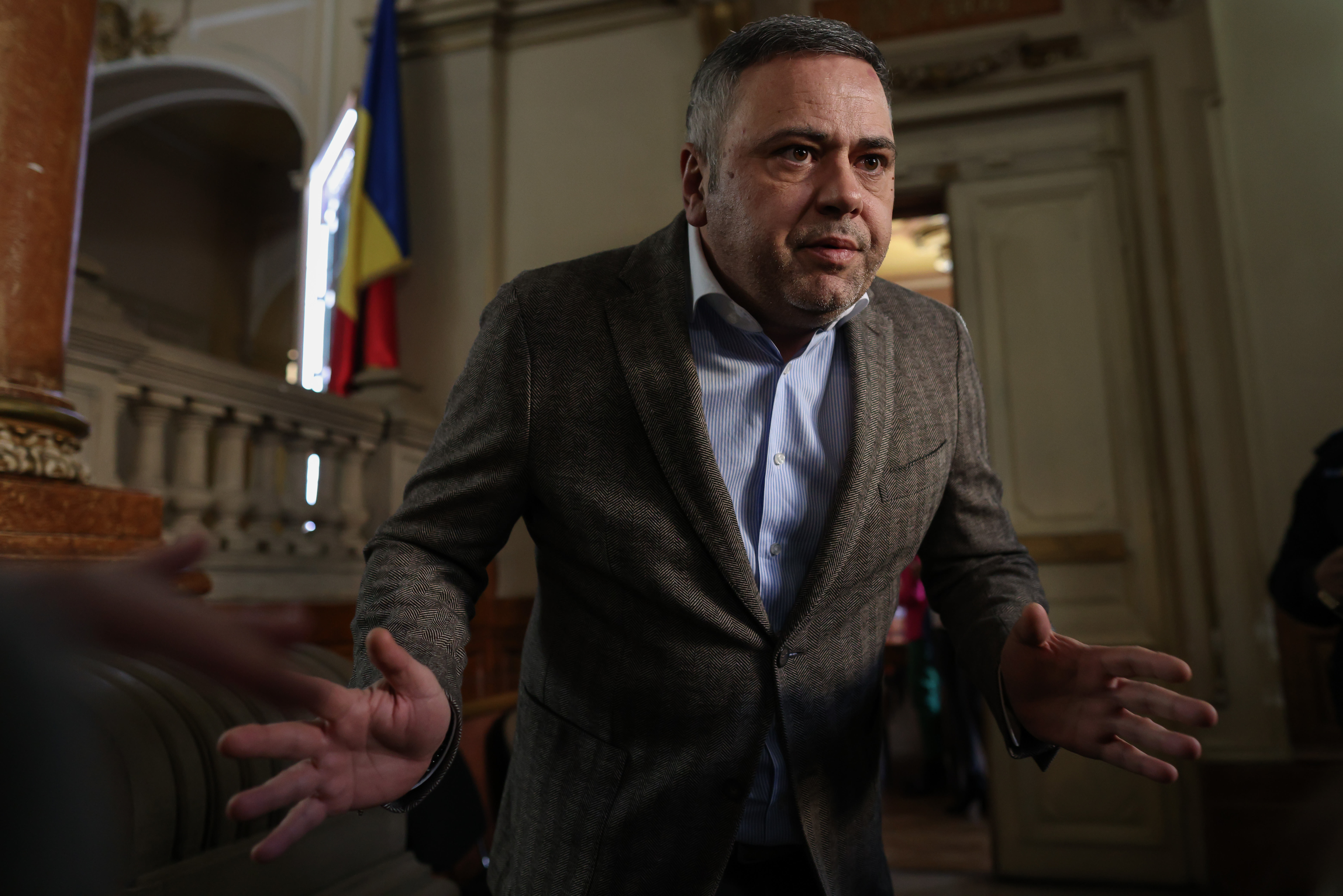 Moțiunea simplă depusă de Opoziție împotriva ministrului Agriculturii a fost respinsă de Parlament. Barbu: „Bateți câmpii”