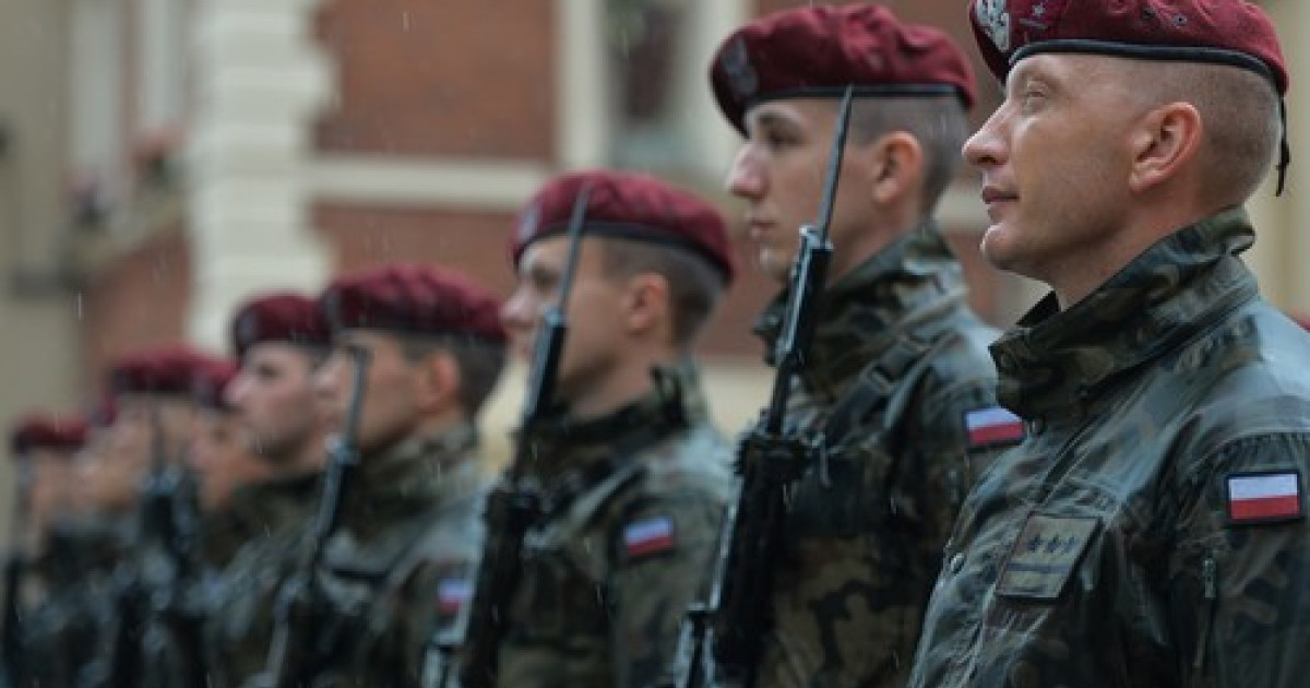 Polonia trimite soldați în Franța pentru a ajuta la securizarea ...