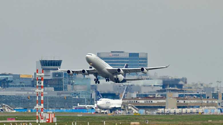 27.3.2024 A340 Startender Airbus A340 der Lufthansa am Frankfurter Flughafen. Der vierstrahlige Jet bekommt mehr das Ima