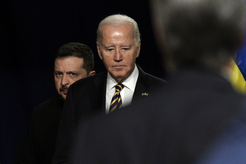 Biden Meets Zelenskyy of Ukraine