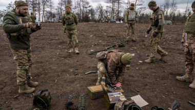 soldati ucraineni pe front