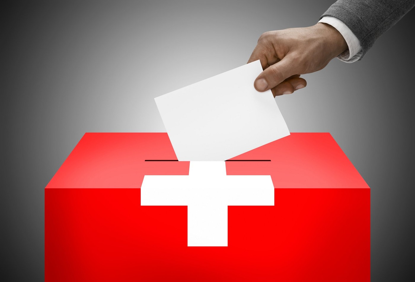 Neutralitatea Elveției ar putea fi supusă la referendum