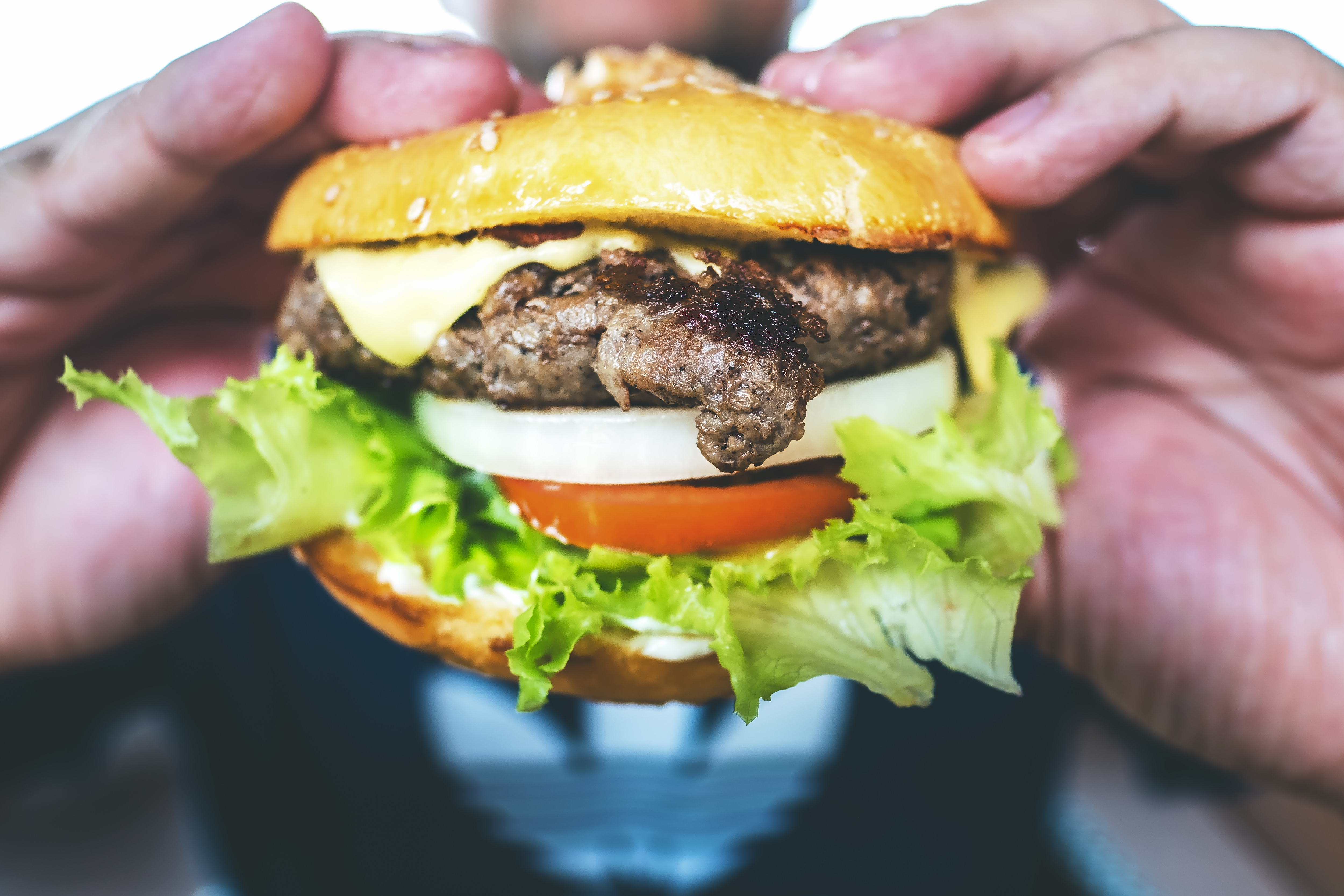 A fugit din arestul la domiciliu pentru un hamburger și s-a ales cu 3 ani și 4 luni de închisoare