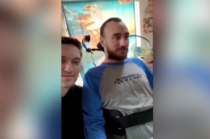 VIDEO. Primul pacient cu cip Neuralink în creier reușește să controleze laptopul cu puterea minții