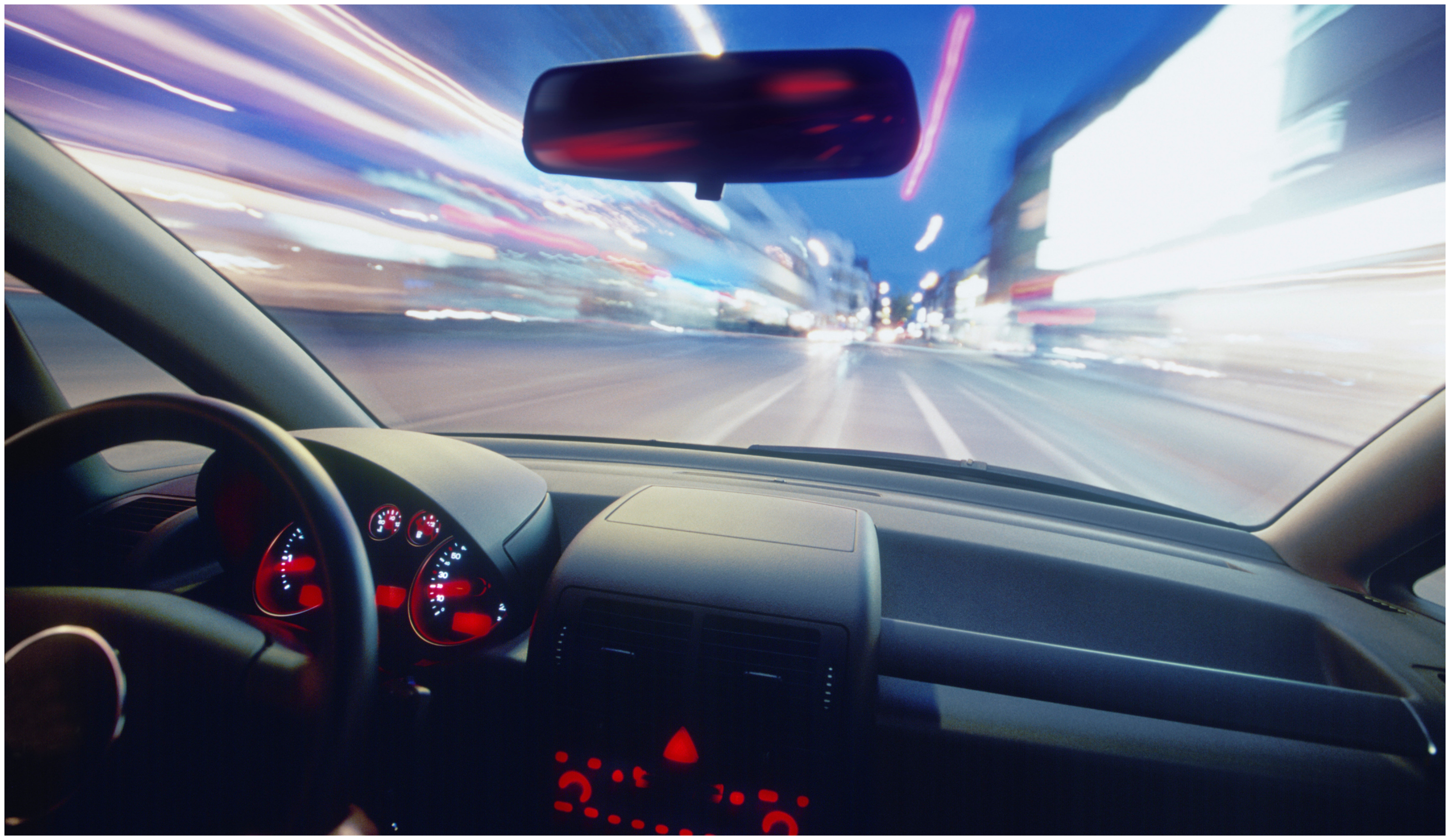 Viteză incredibilă pe șosele. Doi șoferi au fost prinși de radar în timp ce goneau cu 201 km/oră