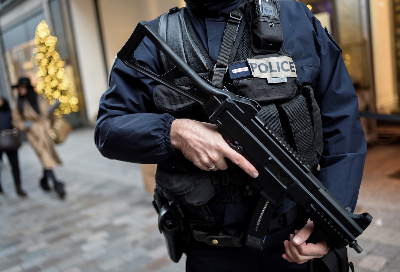 Liceele din Paris sunt terorizate de amenințări cu atentate. Elevii și profesorii au primit clipuri video cu decapitări