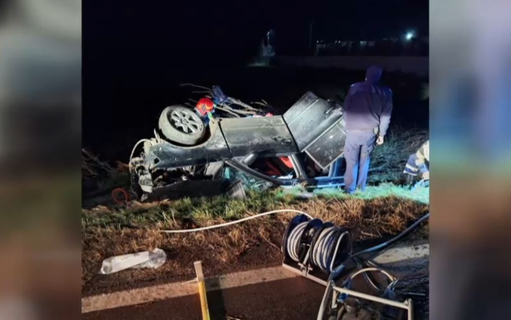 Accident provocat de un adolescent: Un băiat de 16 ani a luat mașina părinților și s-a răsturnat cu ea