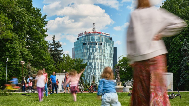INS: Populația României a scăzut cu 0,5% într-un an. Numărul vârstnicilor îl depășește cu 39% pe cel al copiilor