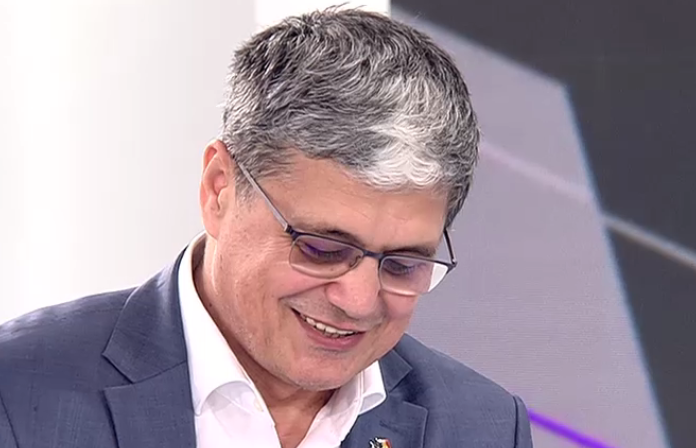 Boloș: Fiind preot misionar, trebuie să respect regulile canonice ale bisericii, nu pot să mă înscriu în PNL. Dar simpatizez doctrina
