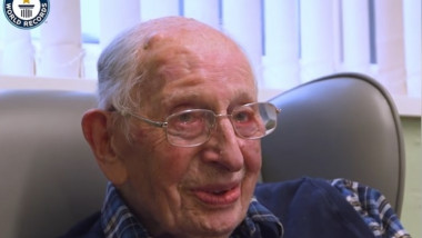 John Alfred Tinniswood este acum cel mai bătrân om în viaţă din lume.