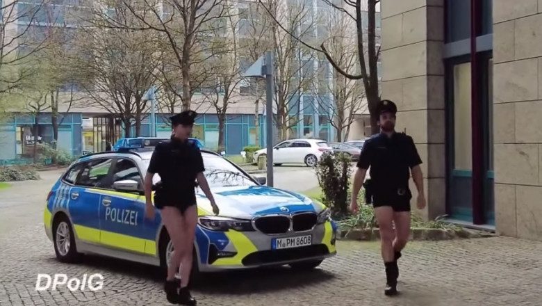 politisti fara pantaloni