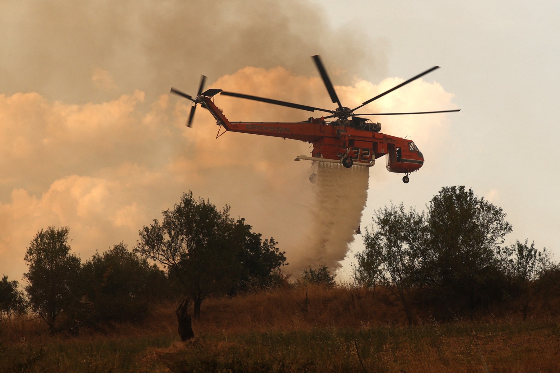 Alertă de incendii forestiere în Grecia. Mai multe localități au fost evacuate