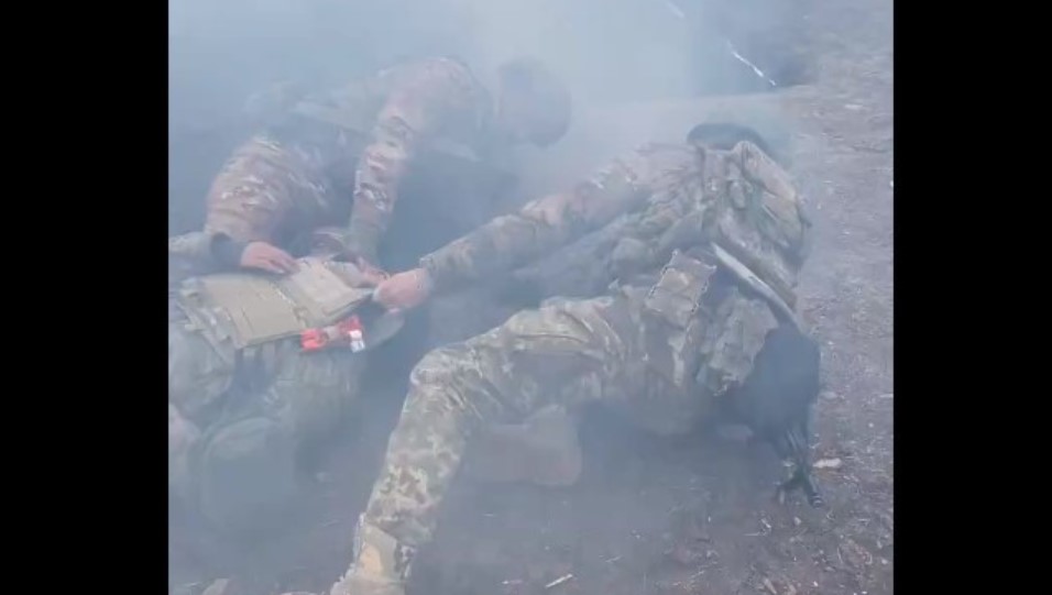 Rusia este acuzată că foloseşte atacuri cu gaze chimice. Soldaţii ucraineni spun că se întâmplă „aproape zilnic”