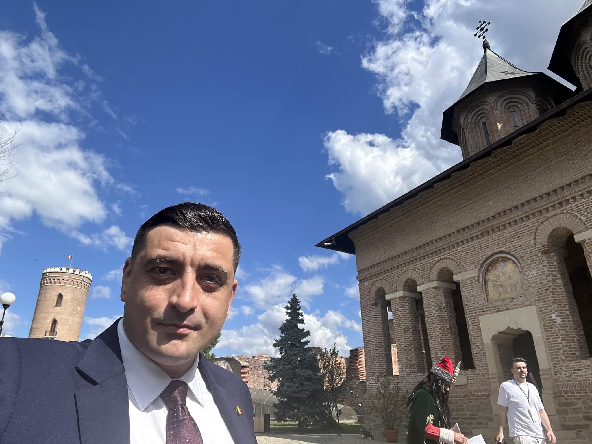 George Simion spune că a adunat 600.000 de semnături pentru listele AUR la europarlamentare. „Suntem mai mulţi decât speram chiar noi”