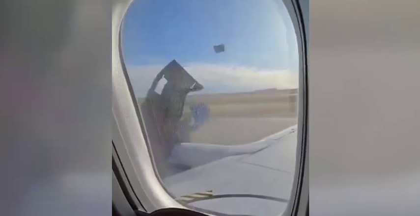 Încă un avion Boeing cu probleme: Carcasa unuia dintre motoare s-a desprins în timpul decolării
