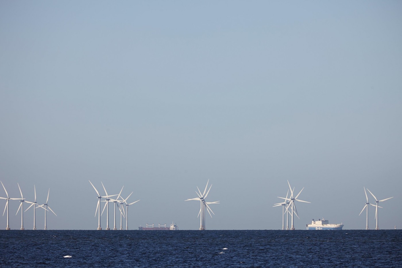 Legea energiei eoliene offshore, adoptată de Parlament. Burduja: În 2032 vom putea avea în Sistemul Energetic Național primul MW