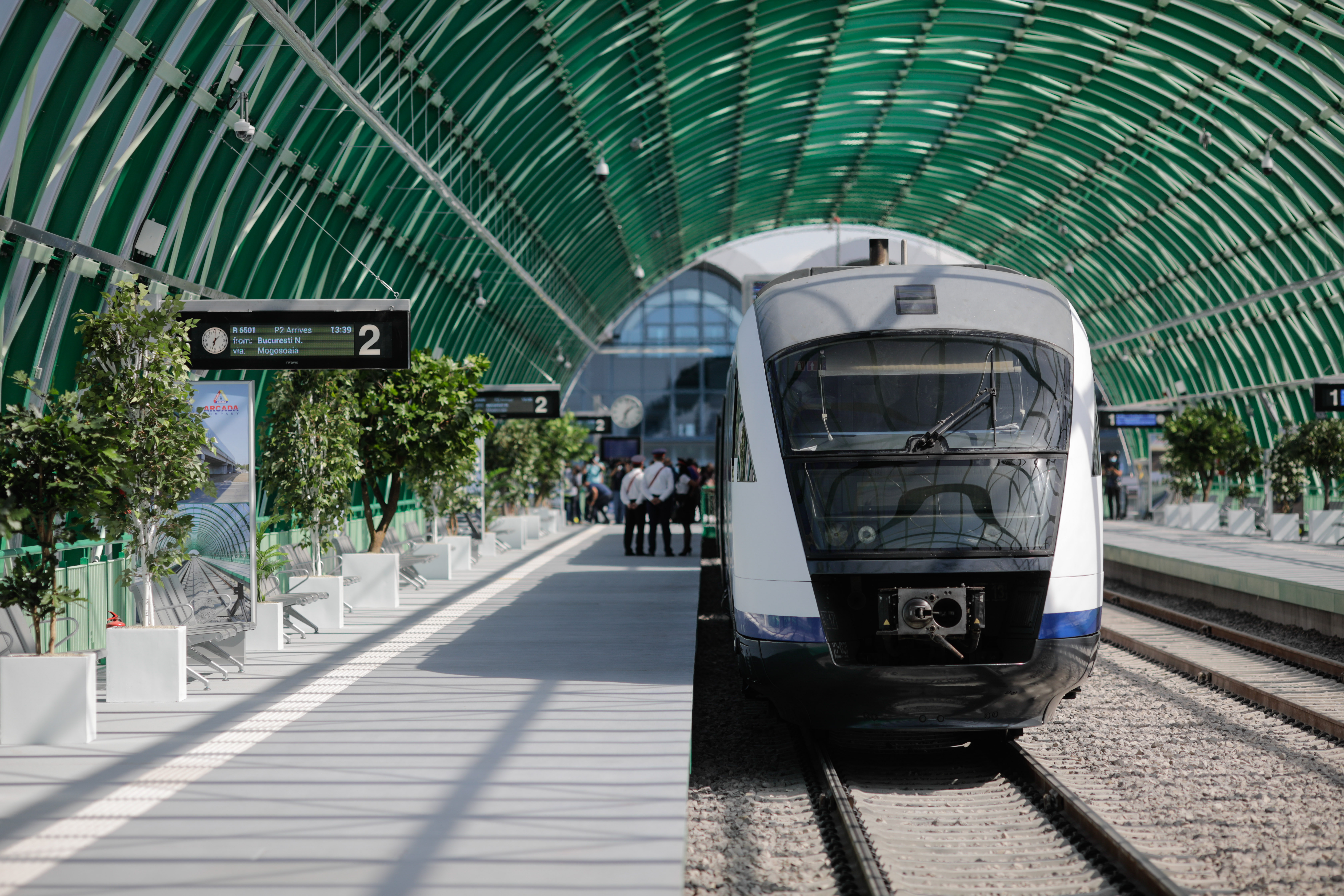 Trenurile de la Gara de Nord București până la Aeroportul Otopeni sunt suspendate temporar 4 ore pe zi. Ce alternativă au călătorii