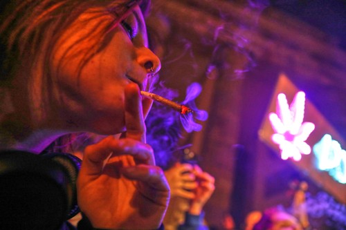 La două luni după legalizarea parţială a consumului de canabis, Germania înăspreşte restricţiile